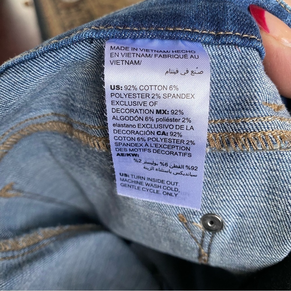 CHICOS | Girlfriend Distressed Crop Denim Jeans 2 P - Picture 8 of 8